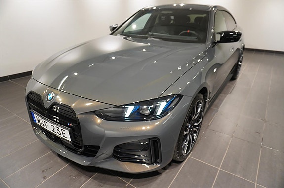 BMW i4 16 of 18