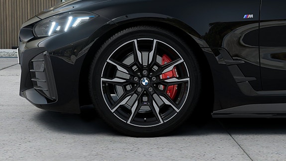 BMW i4 7 of 13
