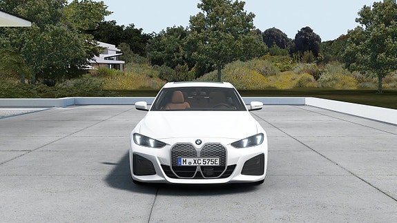BMW i4 3 of 13