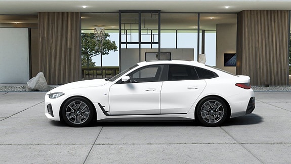 BMW i4 4 of 13