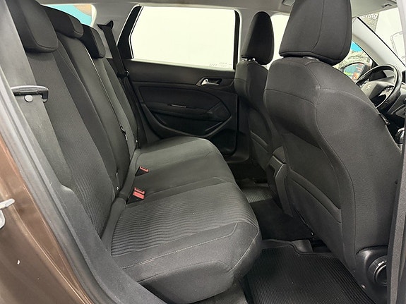 Peugeot 308 16 of 21