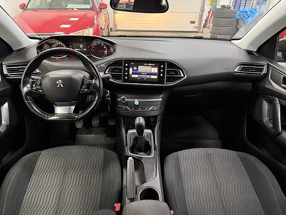 Peugeot 308 14 of 21