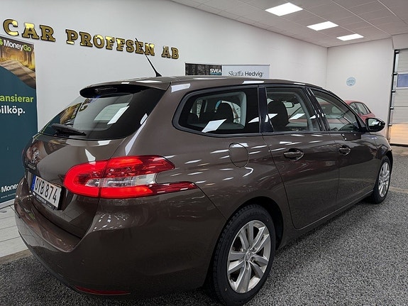 Peugeot 308 4 of 21