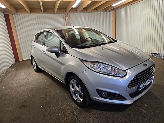 Ford Fiesta 3 of 5