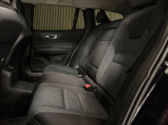 Volvo V60 14 of 28