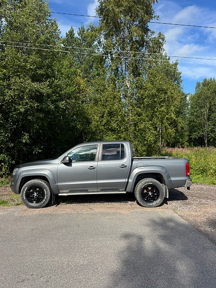 Volkswagen Amarok 2 of 6