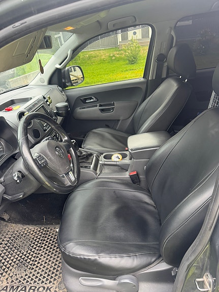 Volkswagen Amarok 2 of 4