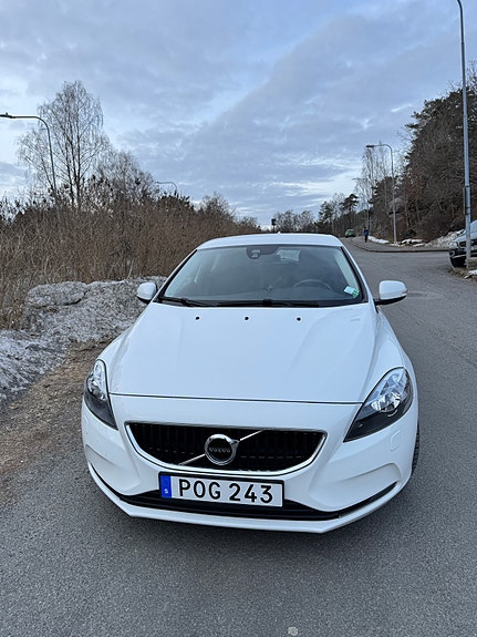 Volvo V40 4 of 6