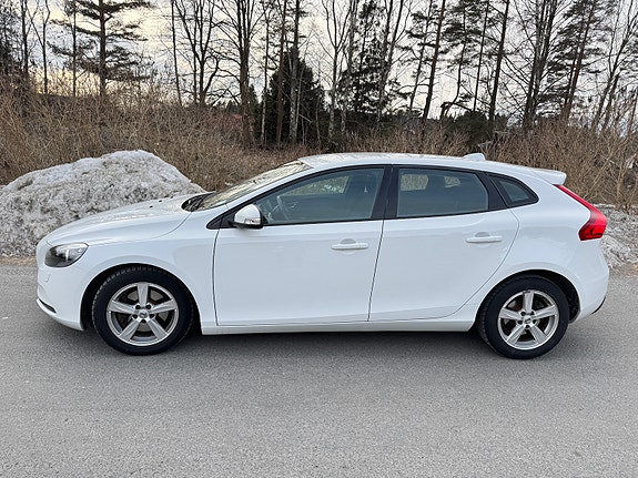 Volvo V40 3 of 6