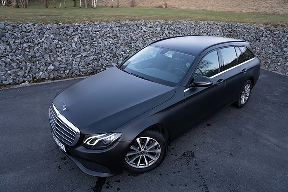 Mercedes-Benz E220 7 of 9