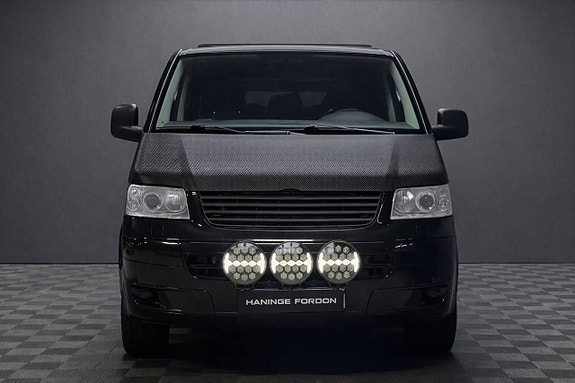 Volkswagen Caravelle 2 of 5