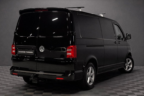 Volkswagen Caravelle 4 of 5