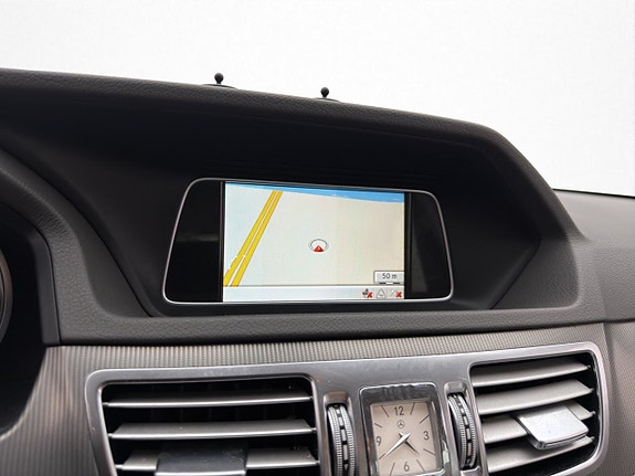 Mercedes-Benz E220 15 of 25