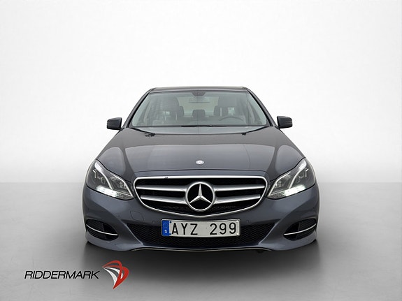Mercedes-Benz E220 3 of 5