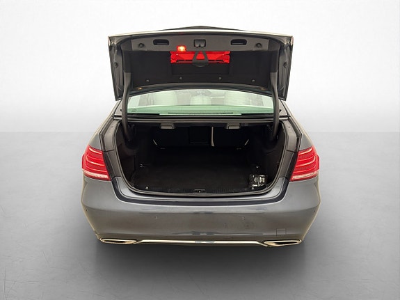 Mercedes-Benz E220 24 of 25