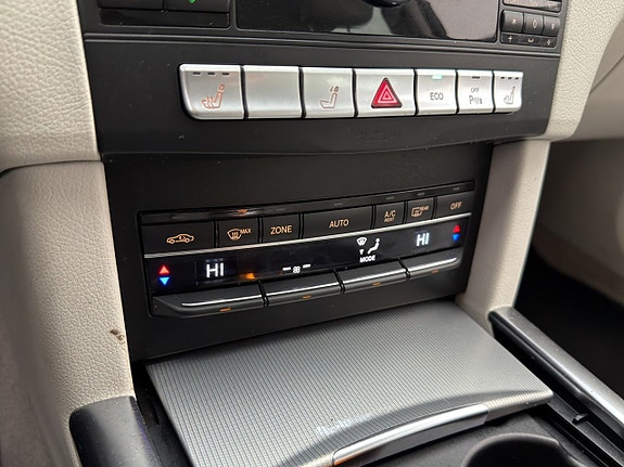 Mercedes-Benz E220 17 of 25