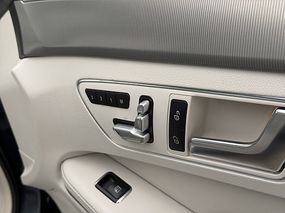 Mercedes-Benz E220 25 of 25
