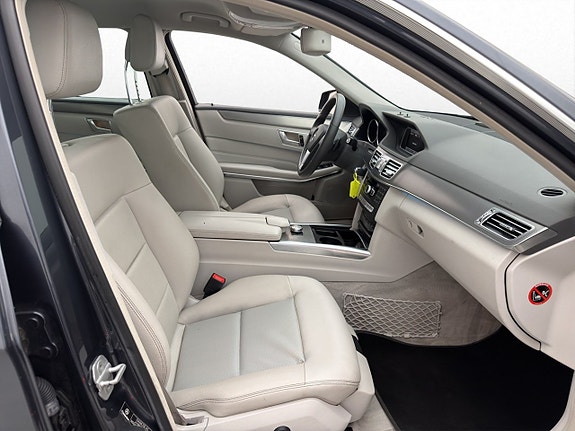 Mercedes-Benz E220 11 of 25