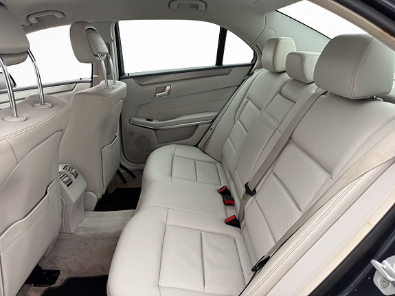 Mercedes-Benz E220 12 of 25