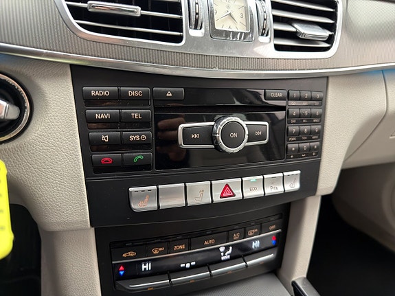 Mercedes-Benz E220 18 of 25