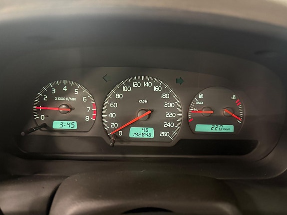 Volvo V40 11 of 16