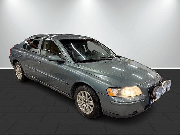 Volvo S60 3 of 5