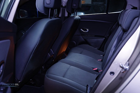 Renault Megane 12 of 15