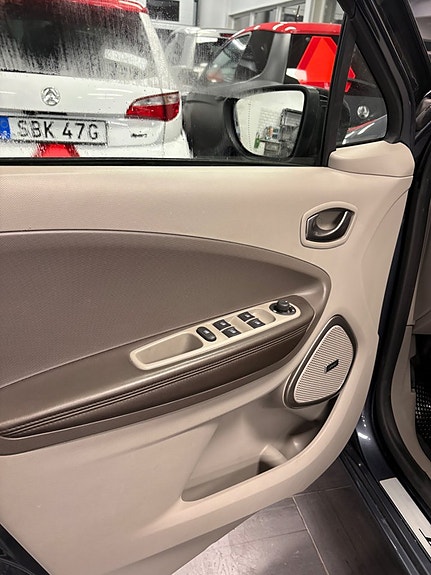 Renault Zoe 12 of 13
