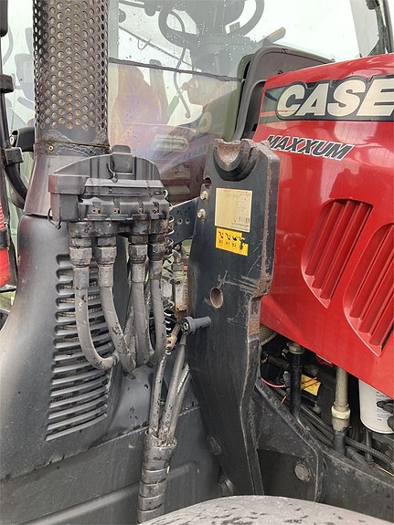 Case IH MAXXUM 130 CVX TRAKTOR 9 of 11