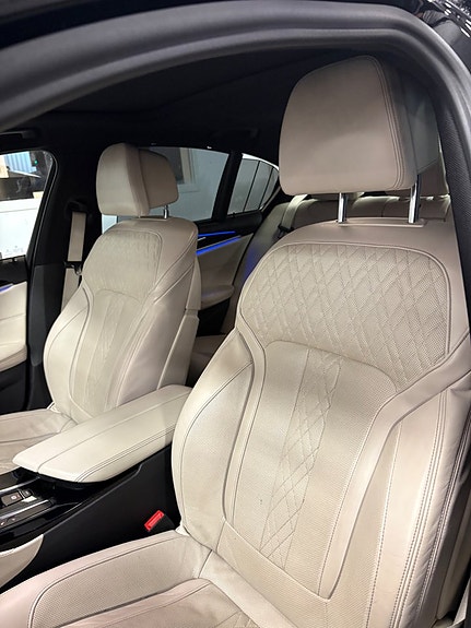 BMW M550i 6 of 30