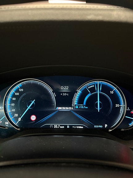 BMW M550i 15 of 30