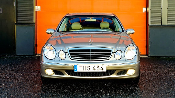 Mercedes-Benz E240