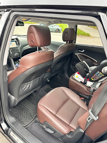 Hyundai Grand Santa Fe 6 of 11