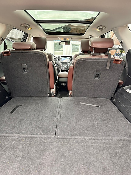 Hyundai Grand Santa Fe 7 of 11