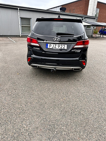 Hyundai Grand Santa Fe 4 of 11
