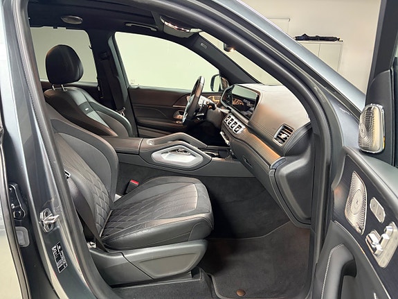 Mercedes-Benz GLS63 11 of 20