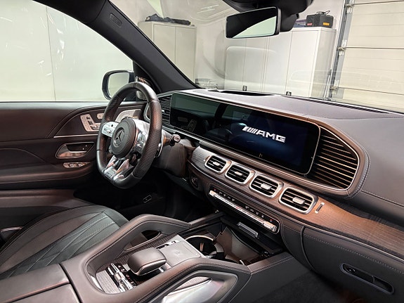 Mercedes-Benz GLS63 12 of 20