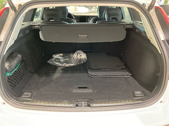 Volvo V60 13 of 16