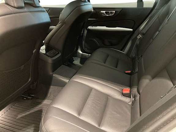 Volvo V60 6 of 16