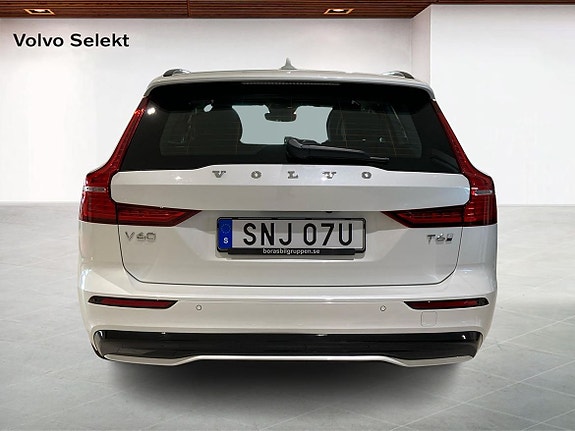 Volvo V60 7 of 16