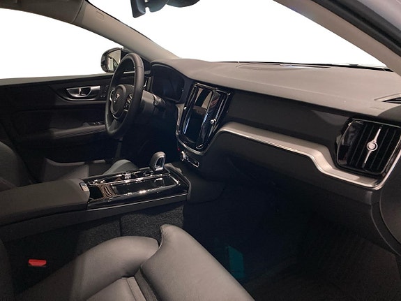 Volvo V60 4 of 16