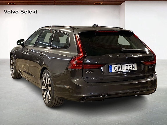 Volvo V90 2 of 14