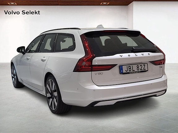 Volvo V90 2 of 18