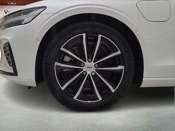 Volvo V60 9 of 19