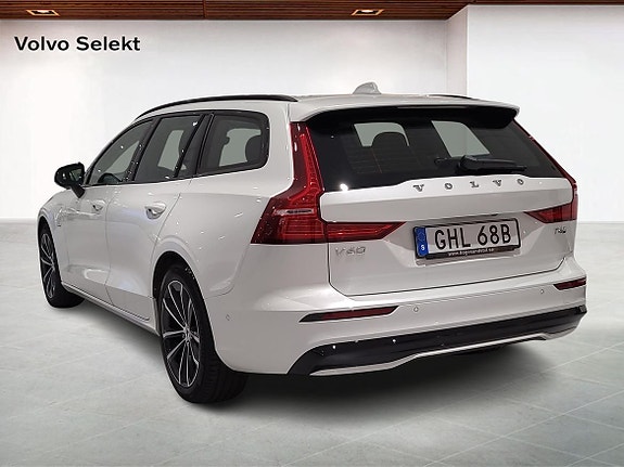 Volvo V60 2 of 19