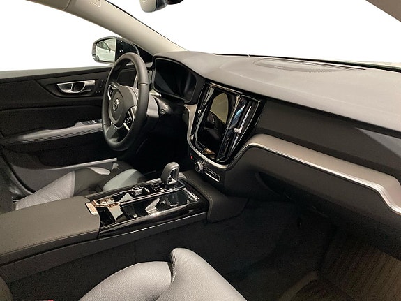 Volvo V60 4 of 16