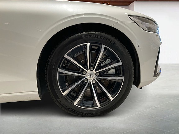 Volvo V60 9 of 16