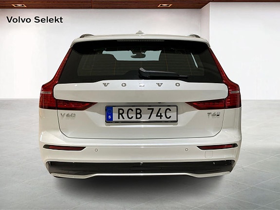Volvo V60 7 of 16