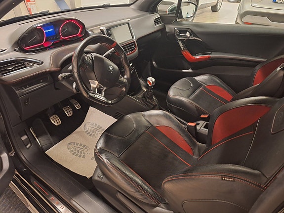 Peugeot 208 9 of 15