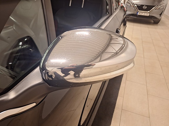 Peugeot 208 8 of 15